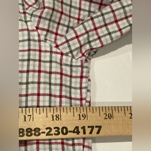 Vineyard Vine’s Men’s Long Sleeve Button Down Whale Shirt Red White Flannel - Picture 6 of 7